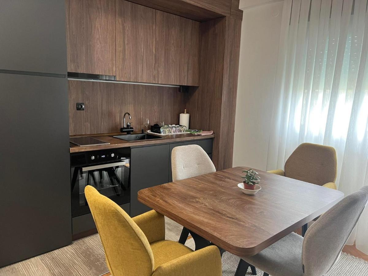 Kuman Apartments Kumanovo Kültér fotó